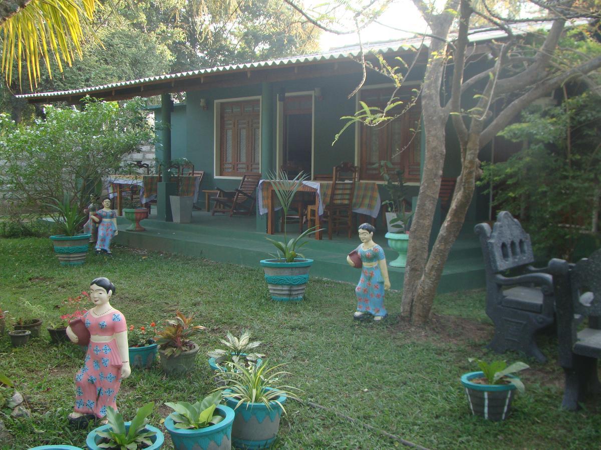 Rock Lake Home Stay Sigiriya Exterior photo